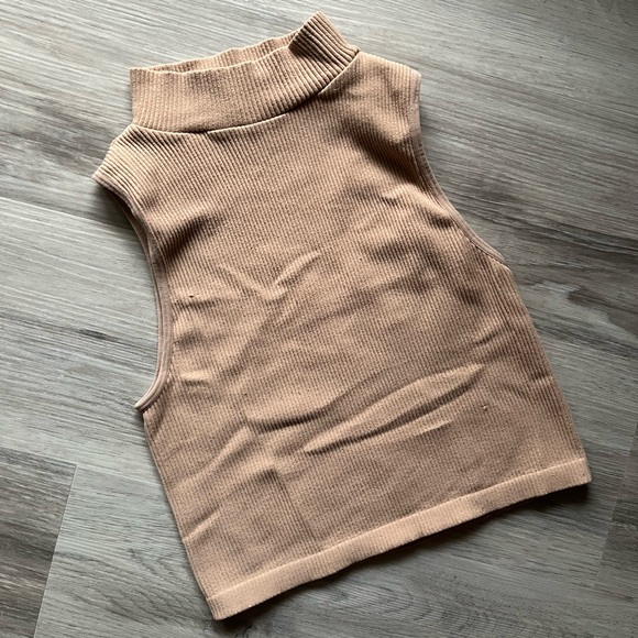 Zara Tops - Zara Seamless Tank 🤎